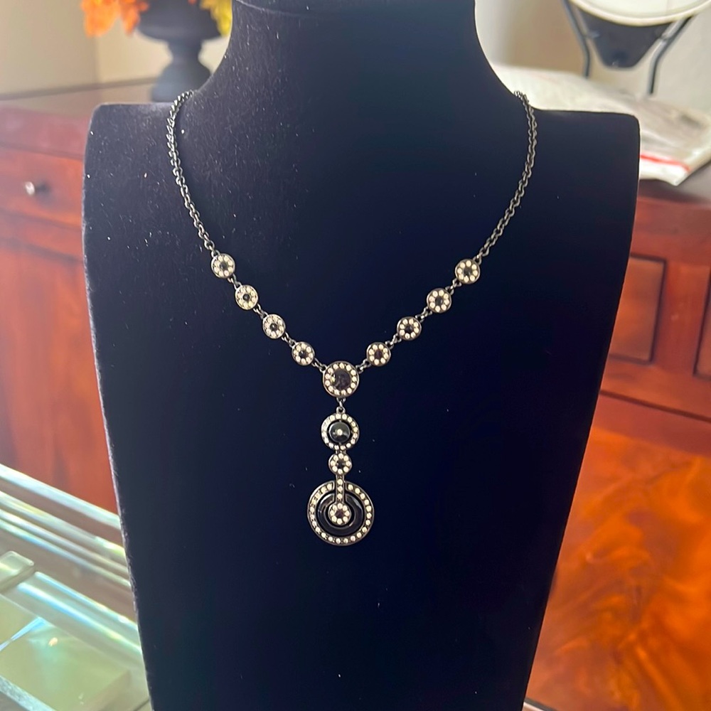Y faceted Rhinestone and gunmetal necklace